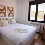 Modern Flat For Pyrenees Adventures - Free Parking Sabiñánigo