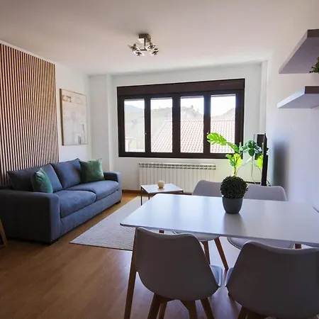 アパート Modern Flat For Pyrenees Adventures - Free Parking Sabiñánigo