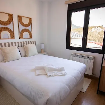 Modern Flat For Pyrenees Adventures - Free Parking Sabinanigo