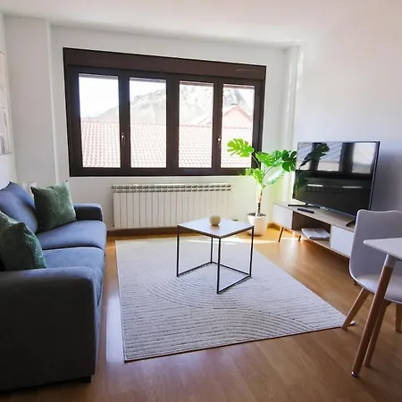 Modern Flat For Pyrenees Adventures - Free Parking アパート *