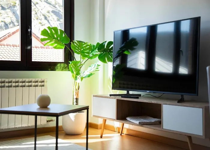 Modern Flat For Pyrenees Adventures - Free Parking Sabinanigo